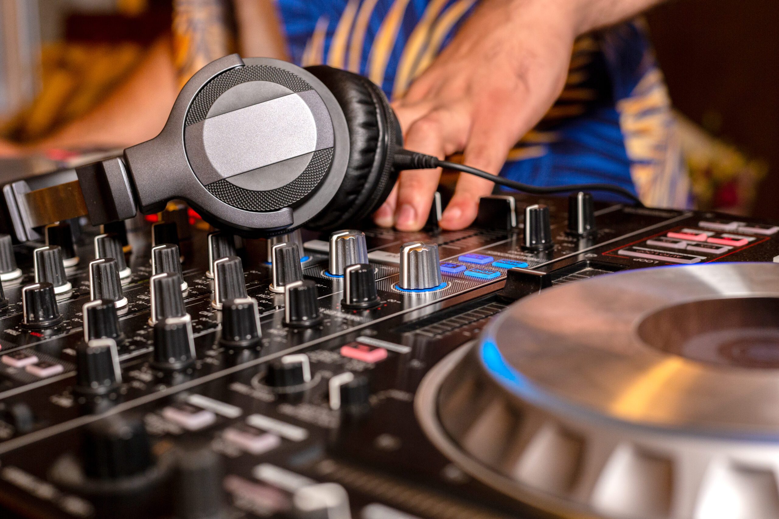Debating Between a Band or DJ for Your Indian Wedding